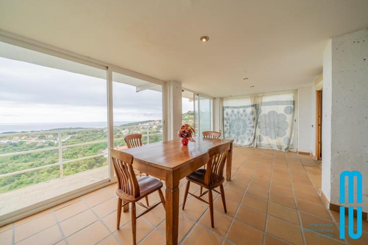¿Estás buscando una casa con mucho potencial  y LICENCIA TURÍSTICA en Sant Cebrià? photo 0
