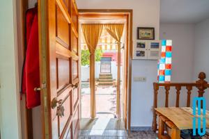 ¿Buscas una casa con vistas impresionantes y un entorno tranquilo? photo 0