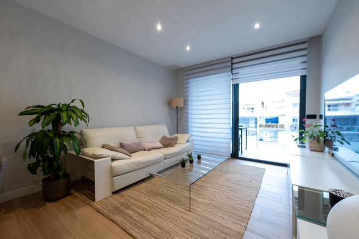 Exquisito apartamento seminuevo a pasos de la playa en Calella photo 0