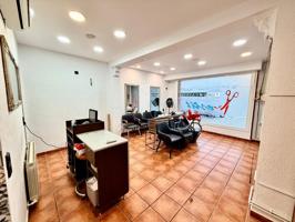 Local esquinero en Calaguido, muy luminoso photo 0