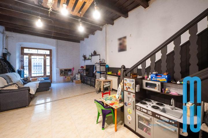 🏡 Casa de pueblo con encanto en pleno centro de Argentona photo 0