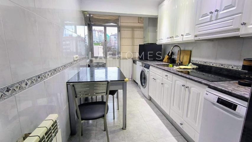Piso en venta en Trintxerpe, con 3 habitaciones dobles y armarios empotrados photo 0