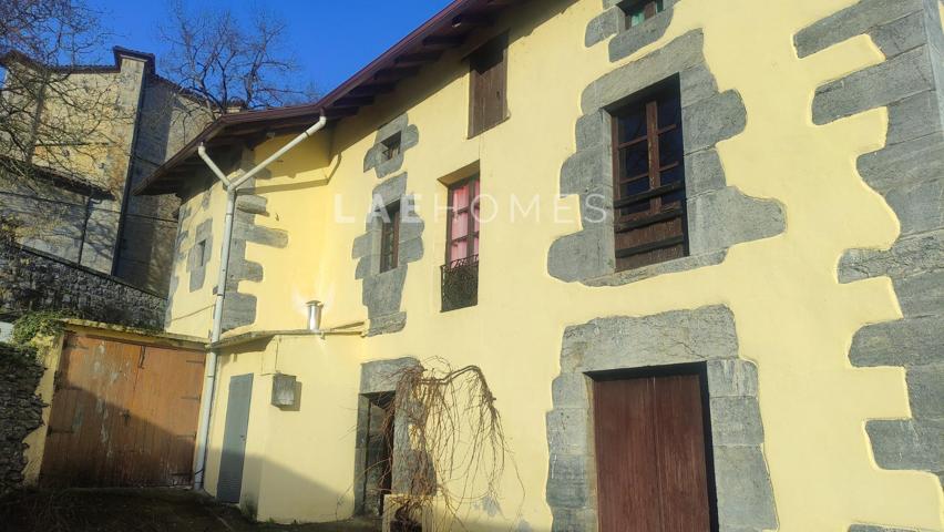 Casa en Venta en Larraul con Terreno - ¡Oportunidad Única para Reformar! photo 0