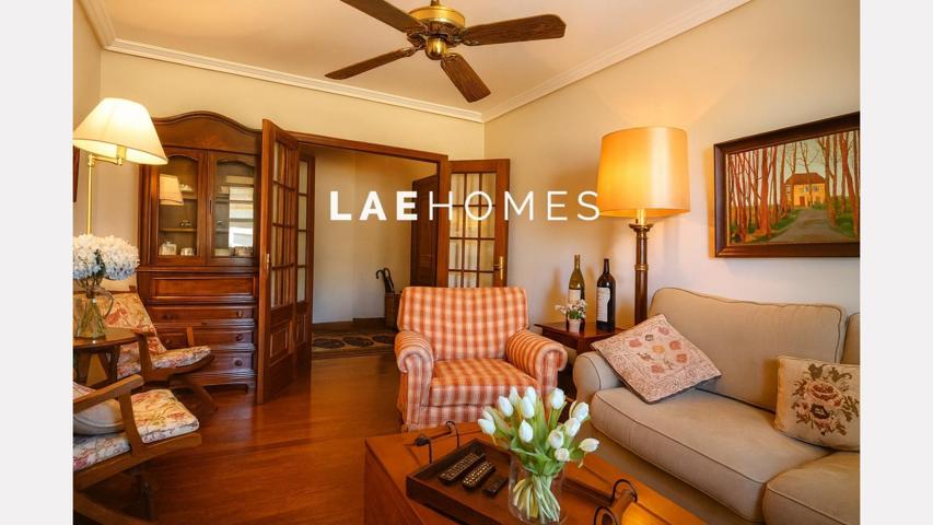 Piso exterior en edificio de hormigón – Centro de Donostia photo 0