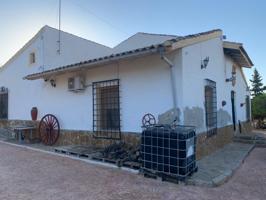 Casa en parcela de 2200m2 con piscina photo 0