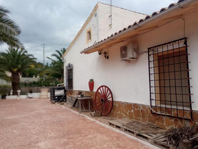 Casa en parcela de 2200m2 con piscina photo 0