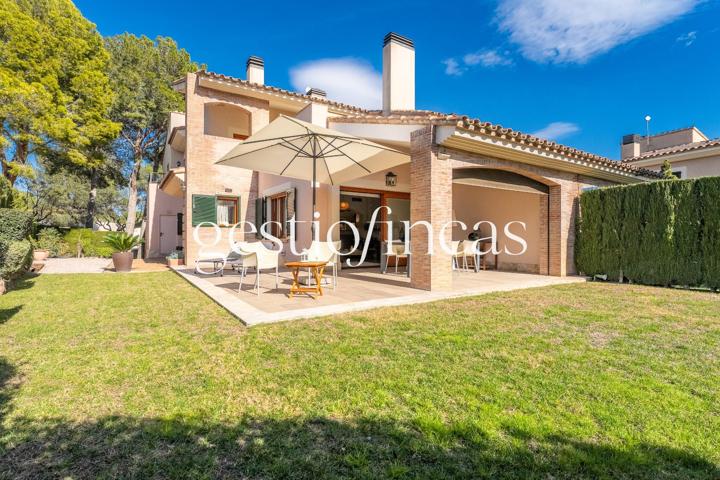 EXCLUSIVO BAJO EN VENTA EN URBANIZACIÓN BONMONT – LUJO Y CONFORT photo 0
