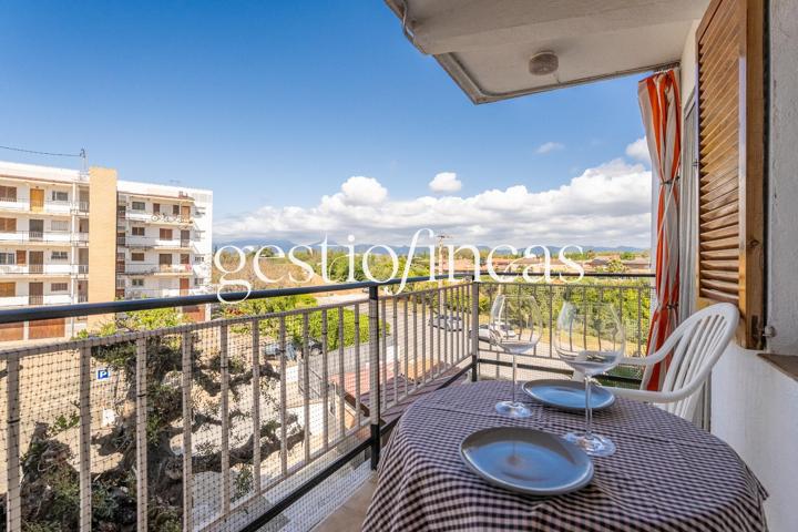 ¡PISO DE 2 HABITACIONES TOTALMENTE REFORMADO EN CAMBRILS! photo 0