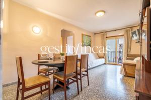 ¡PISO DE 4 HABITACIONES Y DOS BAÑOS EN EL CENTRO DE CAMBRILS! photo 0