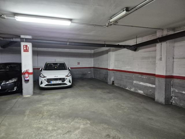 Plaza de garaje mediana en el Puerto de Cambrils photo 0