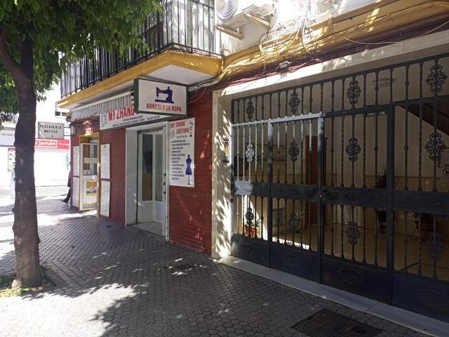 ¡Gran oportunidad en zona Arroyo - Santa Justa! Bajo a reformar o ideal para negocio photo 0