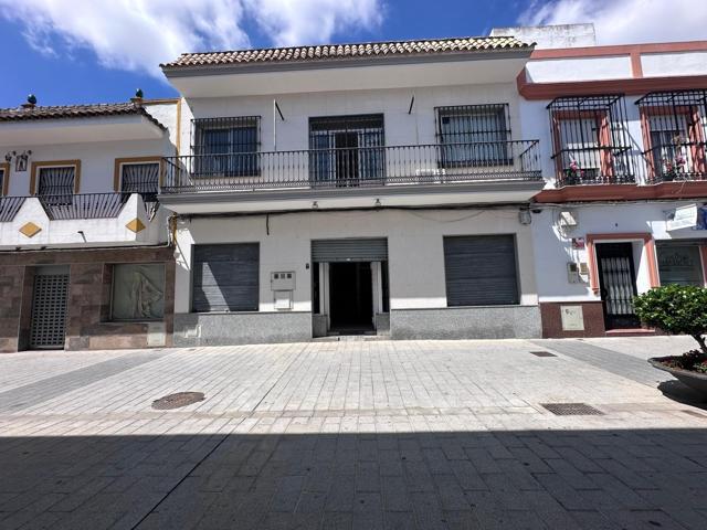 Local Comercial de 600 m2 con Posibilidad de cambio de uso a Vivienda o mixto en pleno centro photo 0