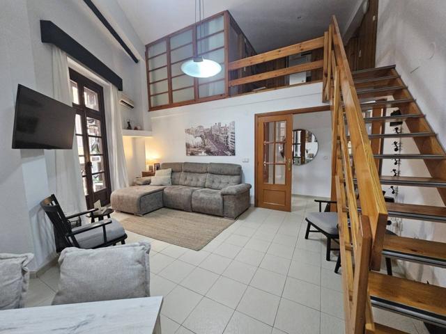 Dúplex Único con Encanto Valenciano en el Corazón del Barrio del Carmen, junto al Mercado Central photo 0