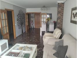 Piso en venta frente al Hospital La Fe – Carretera Malilla Se vende amplio y luminoso piso de 123 m² construidos situad photo 0