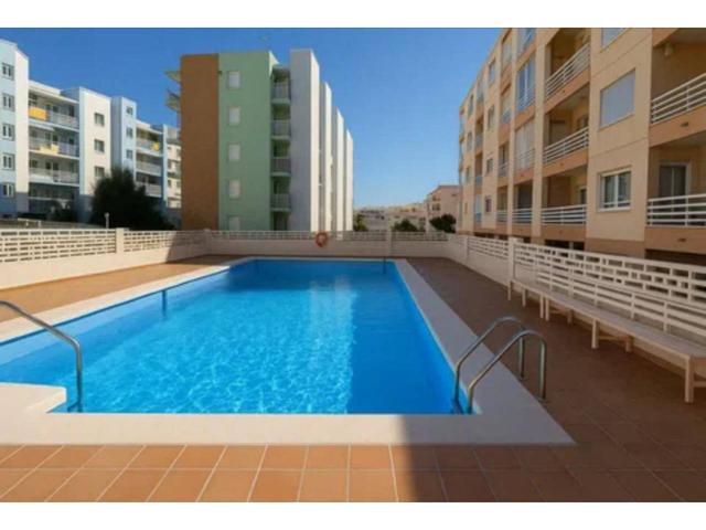 Inmocity Expertos Inmobiliarios presenta este magnífico apartamento con LICENCIA TURÍSTICA EN VIGOR en la playa de La Po photo 0