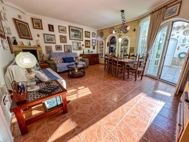 Chalet a la venta en Ciudad Jardín ideal para una Familia photo 0