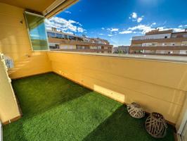 ¡Vivienda Ideal con Terraza, Piscina, Garaje y Parque Infantil en Zona Exclusiva! photo 0