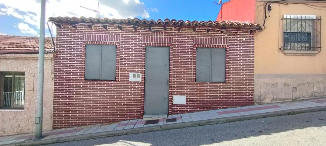 Casa - Chalet en venta en León de 87 m2 photo 0