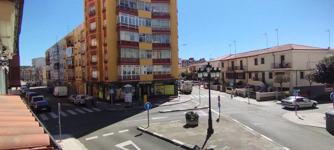 Piso en venta en León de 80 m2 photo 0