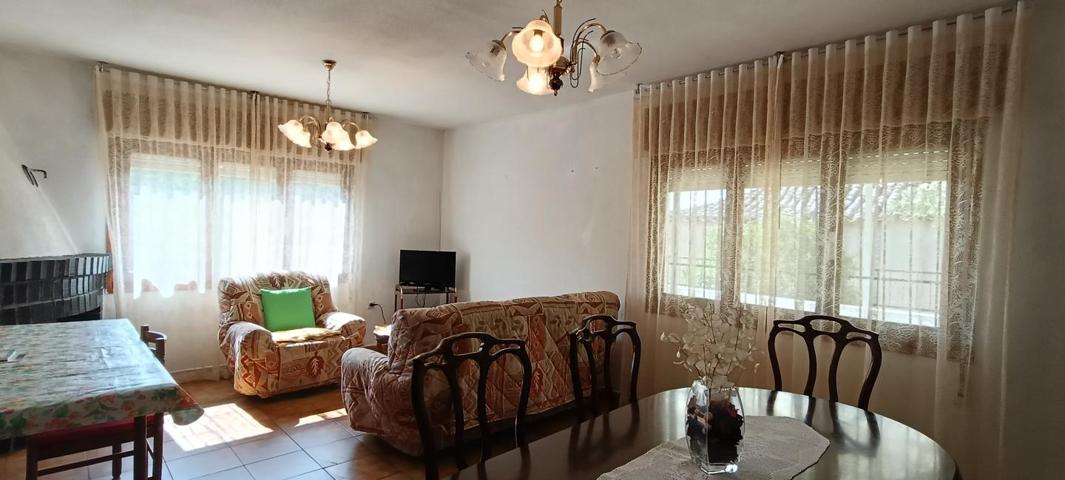 Casa - Chalet en venta en San Martín de la Falamosa de 181 m2 photo 0