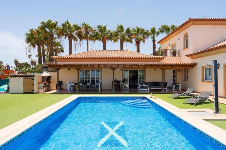 Villa en venta en Golf del Sur photo 0