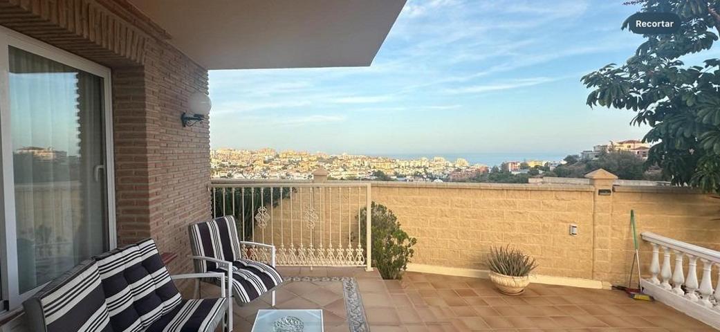 Villa seminueva 414 m2, 5 dorm. + bodega 3 baños y aseo, vistas a mar y parque. Piscina garajes photo 0
