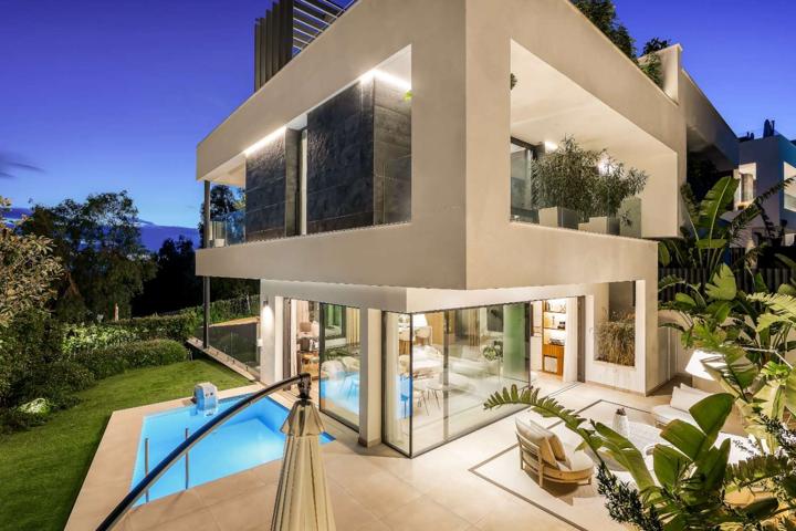 Villa En venta en Marbella photo 0