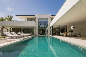 Multifamiliar En venta en Calle Londres. 29660, Marbella (málaga), Marbella photo 0