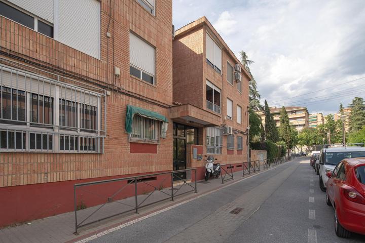 SE VENDE PISO EN MAGNIFICA ZONA!! photo 0