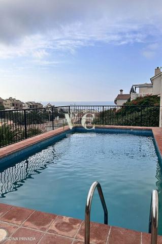 Casa-Chalet en Venta en Caleta De Vélez Málaga photo 0