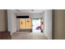Local comercial en alquiler en Irala photo 0