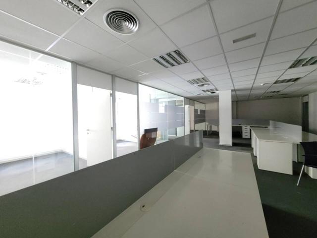 Oficina en alquiler en Licenciado Poza photo 0