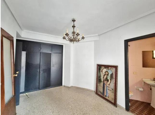 ¡¡PISO CON GARAJE, BALCÓN, TRASTERO Y 3 FACHADAS EN EXCELENTE ZONA!! photo 0