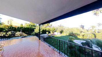 Exclusivo chalet independiente en Santa Apolonia – Torrent | Oportunidad única photo 0