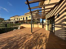 Unifamiliar Pareada En venta en Masia Bach, Sant Esteve Sesrovires photo 0