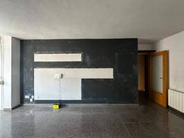 Piso En venta en Nucli Urbà, Esparreguera photo 0