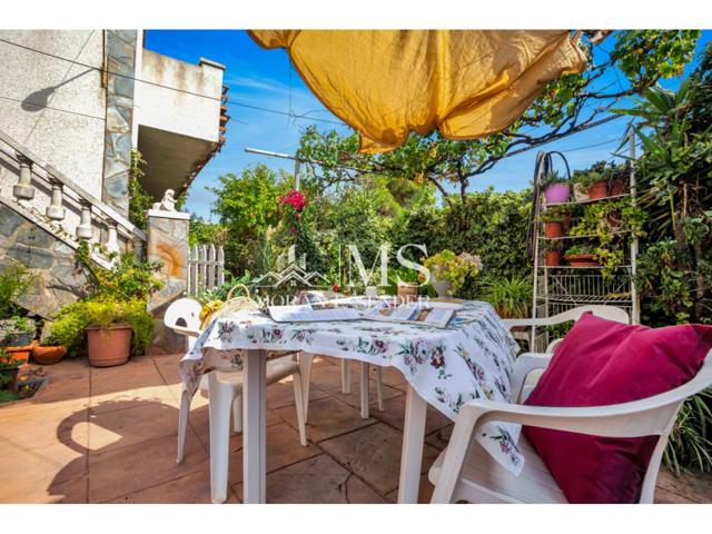Casa en venta en Terrassa, con 901 m2, 5 habitaciones y 3 baños, Garaje y Trastero. photo 0