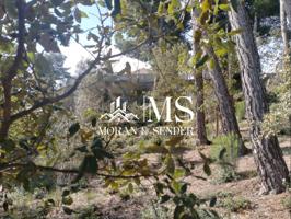 Morán Sender les presenta esta parcela de 854 metros totalmente vallada y con una ocupación del 40%, lo que nos permitir photo 0