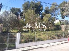 Morán Sender les presenta esta parcela de 854 metros totalmente vallada y con una ocupación del 40%, lo que nos permitir photo 0