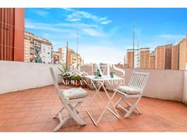 Casa en venta en Barcelona, con 102 m2, 4 habitaciones y 2 baños y Calefacción Electrica. photo 0