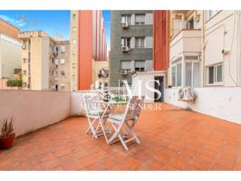 Casa en venta en Barcelona, con 102 m2, 4 habitaciones y 2 baños y Calefacción Electrica. photo 0