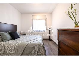 Piso de 4 habitaciones en Avenida Estatut de Rubí. Reformado, con balcón y espectaculares vistas photo 0