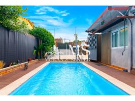 Casa - Chalet independiente en venta en avenida de Can Sucarrats 7, Rubí photo 0