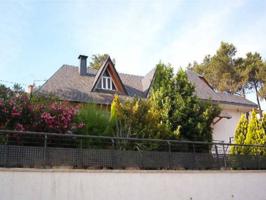 Espectacular chalet de alto standing en Corbera de Llobregat. 390 metros construidos, en parcela de 850 metros  con pis photo 0