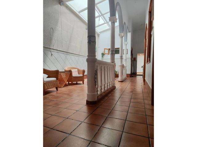 AMPLIO Y LUMINOSO PISO EN LA ISLETA photo 0