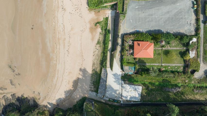Villa En venta en Pontedeume photo 0