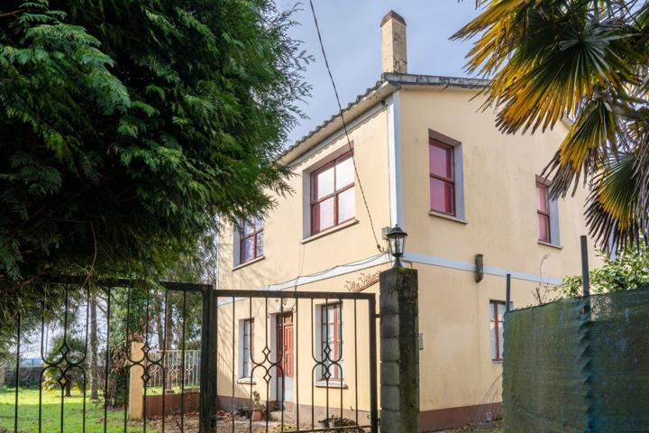 Villa En venta en Bergondo photo 0