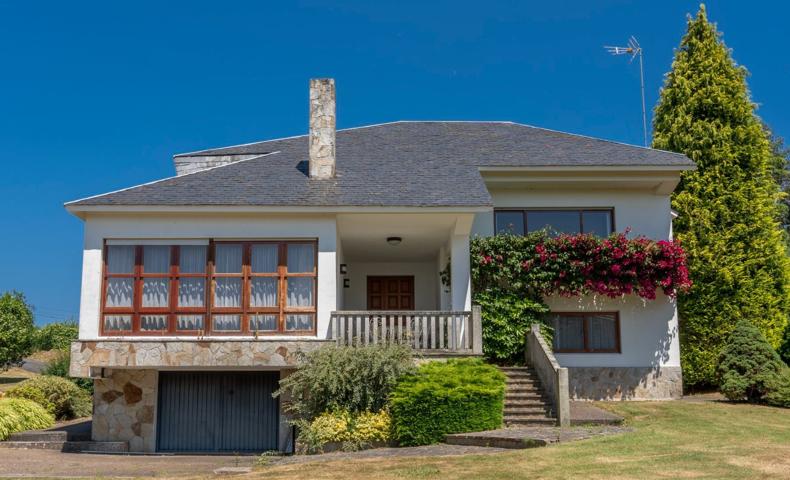Villa En venta en Bergondo photo 0