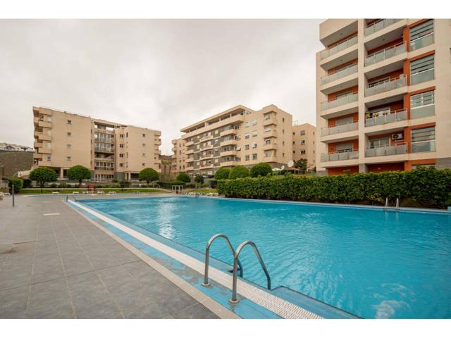 Se vende PISO con VISTAS PANORÁMICAS a TODA LA BAHÍA con AMPLIA PLAZA de GARAJE y TRASTERO en trasera del Hospital Docto photo 0