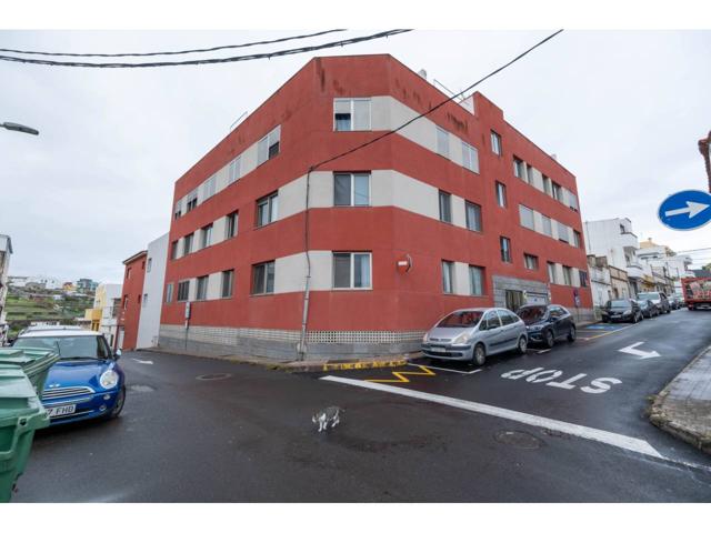 Se vende PISO en perfecto estado de conservación, con PLAZA DE GARAJE y CUARTO LAVADERO-TRASTERO en CARDONES - ARUCAS photo 0